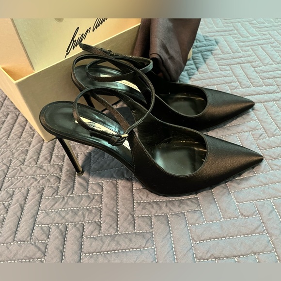 Strappy satin pumps - Picture 2 of 7